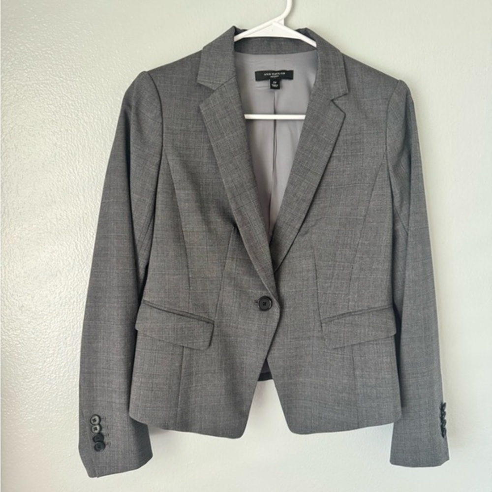 Ann Taylor Gray Women's Blazer 2 Petite